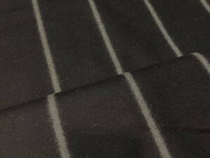 Fekete csíkos kabátszövet