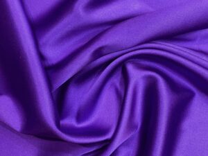 Ibolyalila elasztikus hernyóselyem szatén