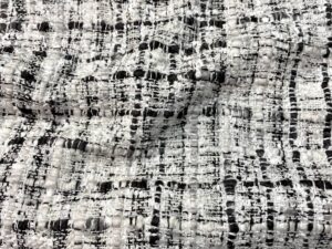 Monokróm Elegancia – Fekete-fehér Chanel buklé szövet