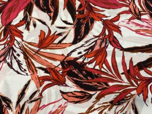 Törtfehér alapú levélmintás viszkóz muszlin zsorzsett