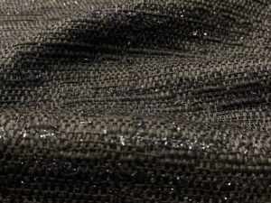 Éjfekete Ezüstszálas Chanel buklé