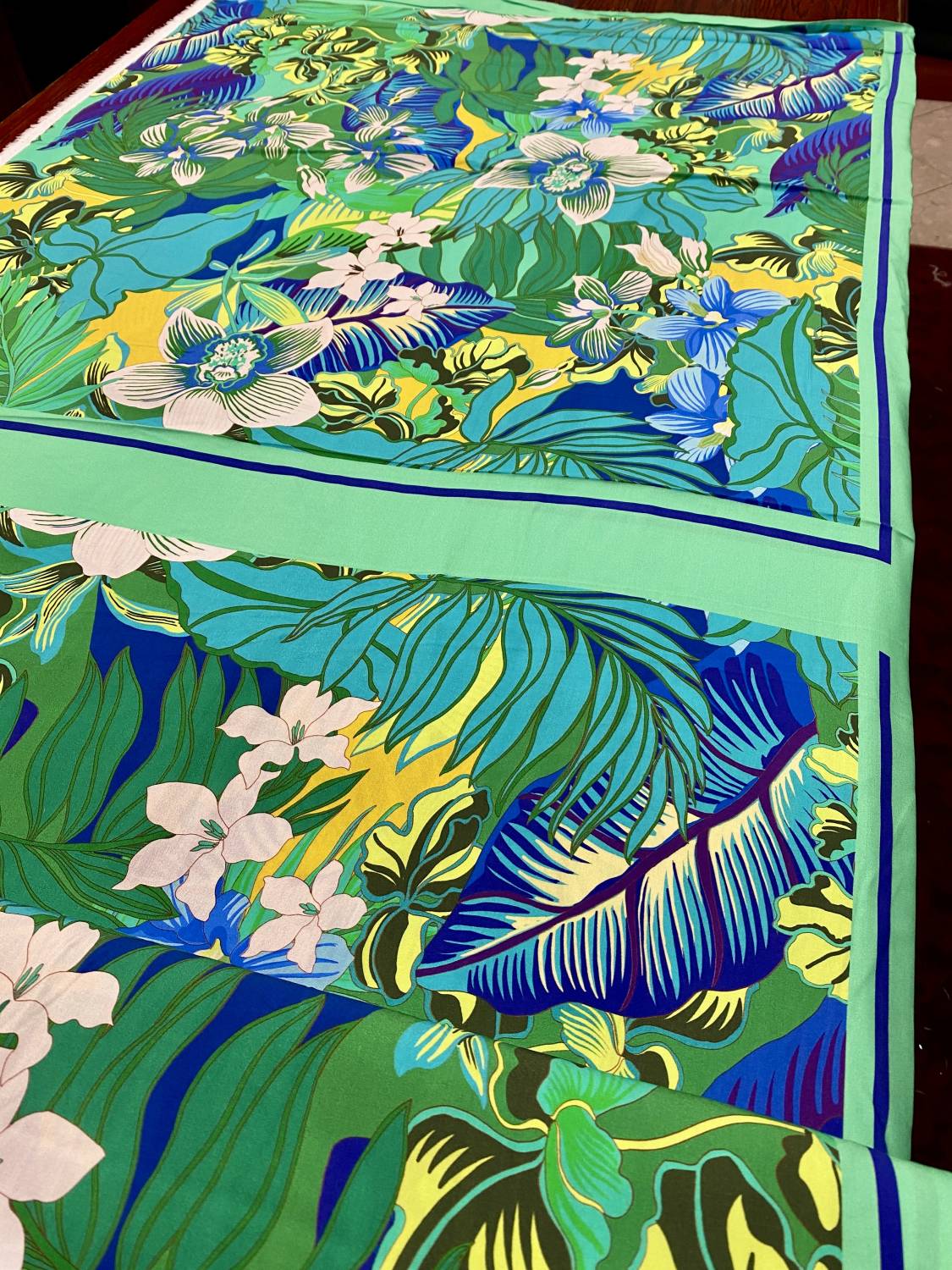 Trópusi zöld virágos, keretes panel mintás viszkóz flokon - Image 2