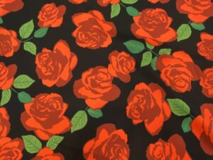 Skarlát Rózsa – elasztikus pamutvászon fekete alapon