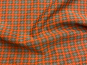 Szürke–narancs pepita kockás elasztikus scuba