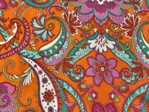 Narancs alapon kasmírmintás viszkóz flokon