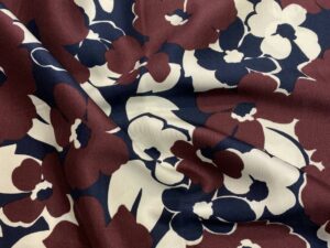 Nagy virágmintás olasz viszkóz flokon – bordó és sötétkék