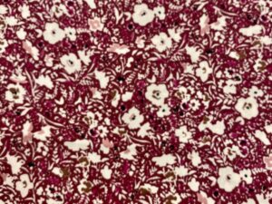 Bordó apróvirágos olasz viszkóz flokon – romantikus, selymes esésű