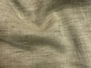 Homokszínű lenhatású poliészter nyári ruhaanyag