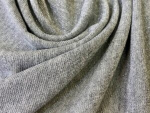 Ezüst flitteres elasztikus necc – teljes felületen díszített