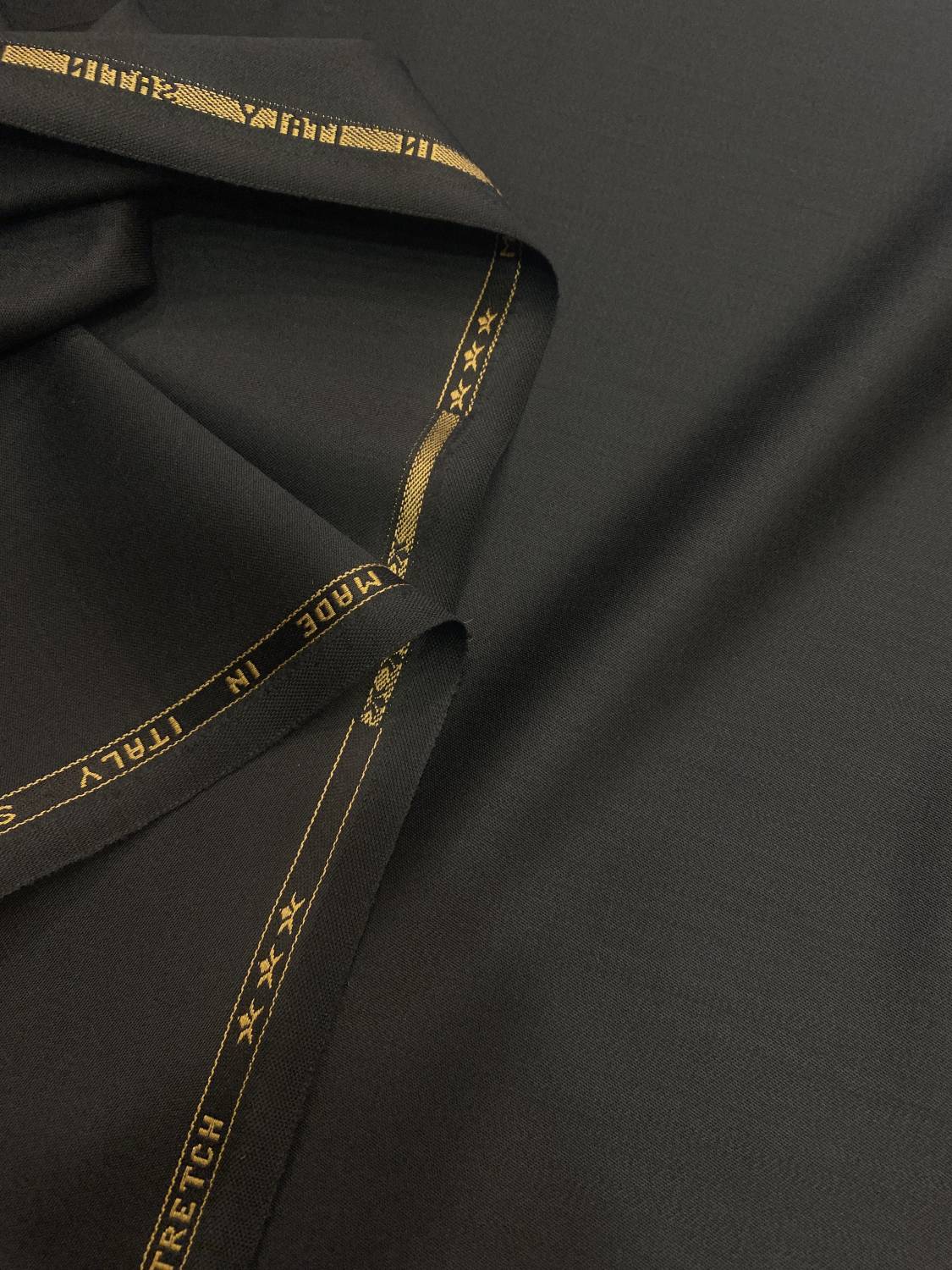 Olasz elasztikus gyapjú szövet – kétoldalas, fekete, prémium minőség