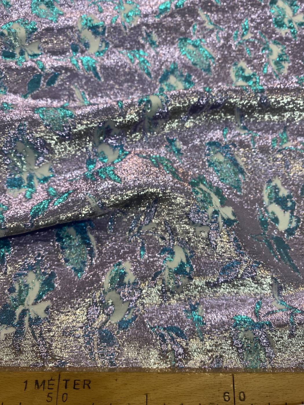 Ezüst-türkiz virágmintás jacquard szövésű tavaszi brokát