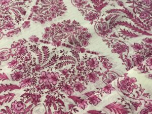 Romantikus virágmintás viszkóz muszlin