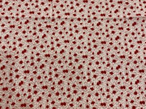 Fehér alapon piros pöttyös-virágos viszkóz flokon