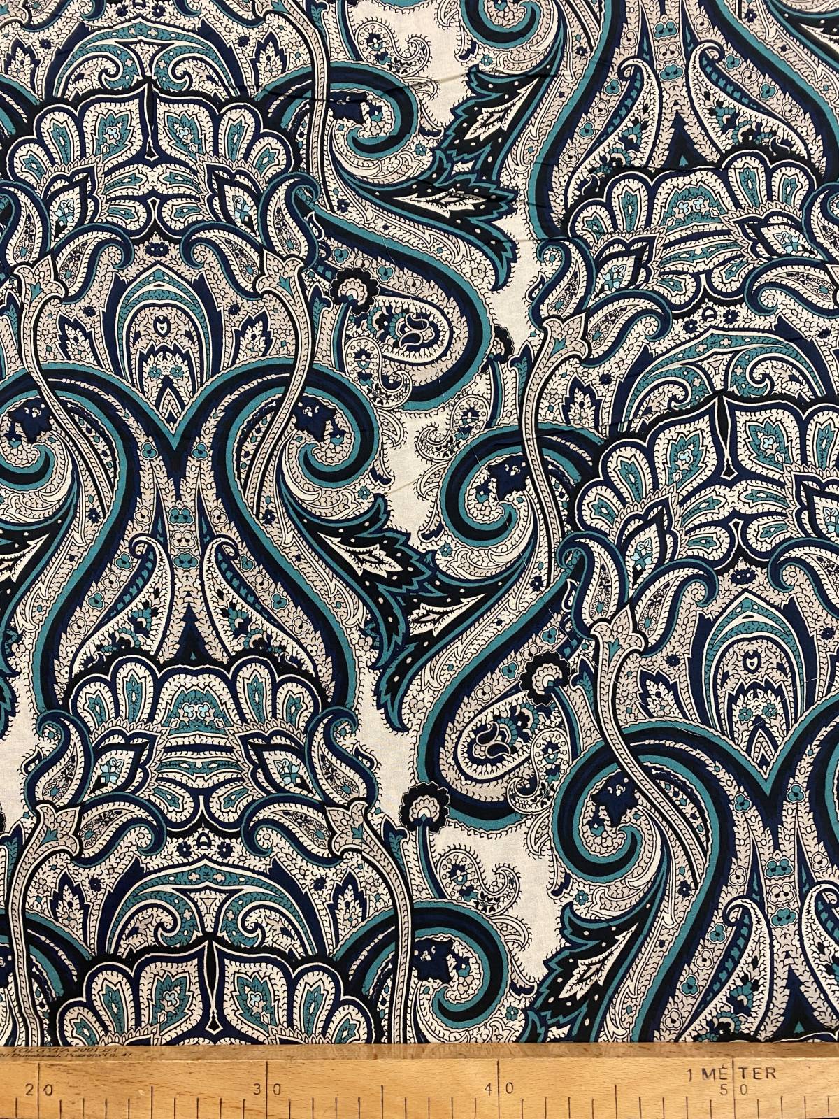 Türkiz–kék paisley mintás viszkóz flokon