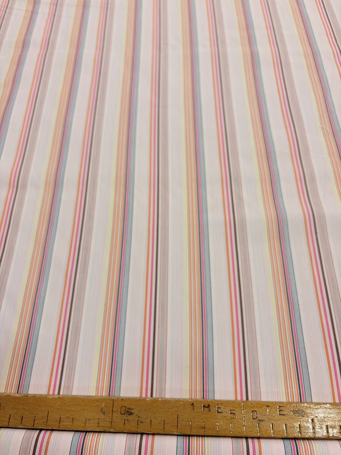 Pasztell multicolor csíkos viszkóz puplin