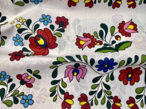 Kalocsai jellegű virágmintás pamut karton